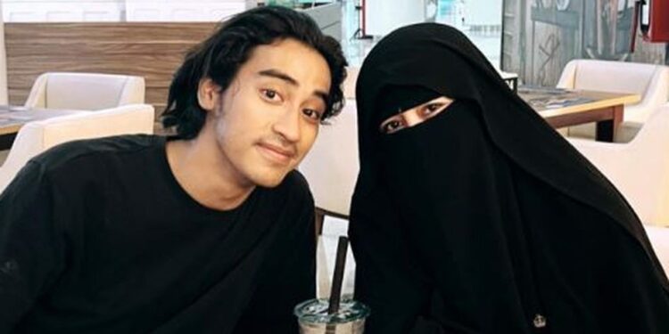 Viral Pose Syur Diduga Abidzar Al-Ghifari, Umi Pipik Singgung tentang Fitnah