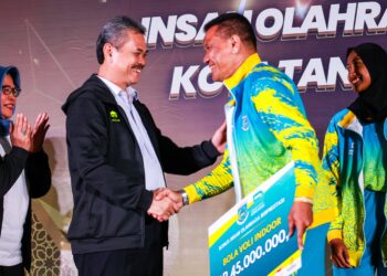 Serahkan Penghargaan, PJs Wali Kota Tangsel Apresiasi Atlet Muda Berprestasi