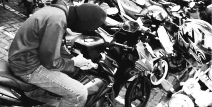 Aksinya Digagalkan Warga, Tersangka Curanmor di Ciputat Diamankan Polisi