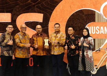 FIFGROUP Raih Penghargaan GOLD Rating ESG NUSANTARA 2024: Wujud Komitmen pada Keberlanjutan