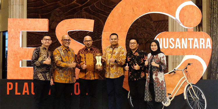 FIFGROUP Raih Penghargaan GOLD Rating ESG NUSANTARA 2024: Wujud Komitmen pada Keberlanjutan