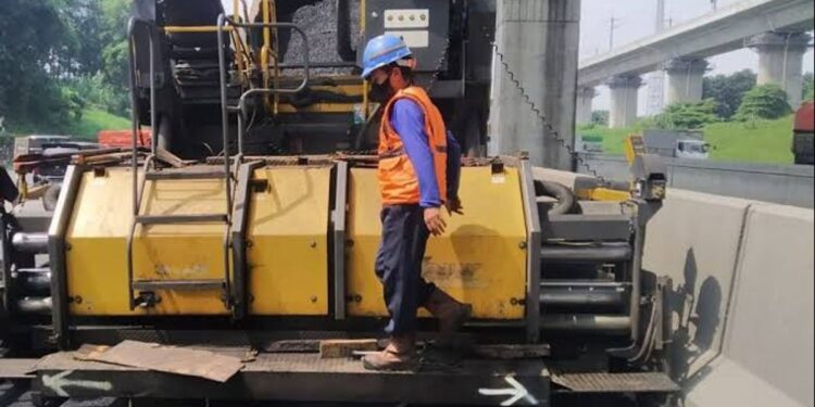 Hati-Hati Macet, Ada Perbaikan Jalan Tol Jakarta-Cikampek Mulai Hari Ini
