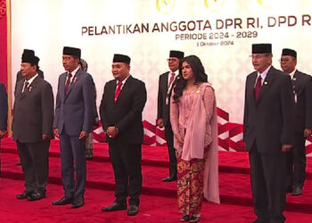 Didampingi Prabowo, Presiden Jokowi Hadiri Pelantikan Anggota DPR-DPD-MPR
