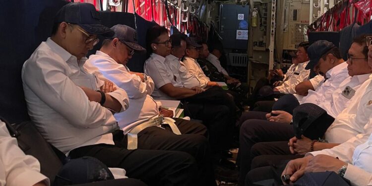 Momen Langka, Para Menteri Tidur Bareng di Pesawat Hercules Menuju Magelang