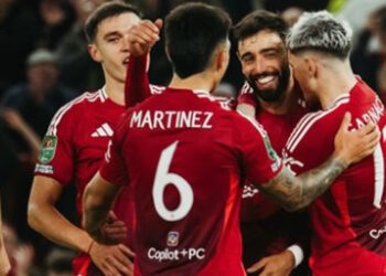 Gantikan ten Hag, Nistelrooy Bawa MU Raih Kemenangan