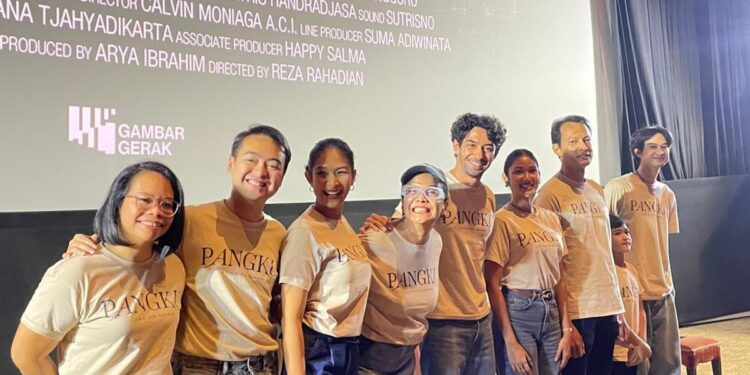 Reza Rahadian Luncurkan Film Pertama, Tunggu Tanggal Mainnya!