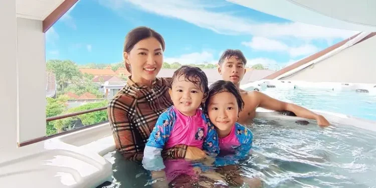 Usai Bercerai dari Ruben Onsu, Respon Anak-Anak Sarwendah Bikin Kaget