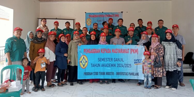 Sosialisasi Pemanfaatan Social Media Marketing untuk Meningkatkan Penjualan Produk Hasil UMKM Desa Ranca Kalapa