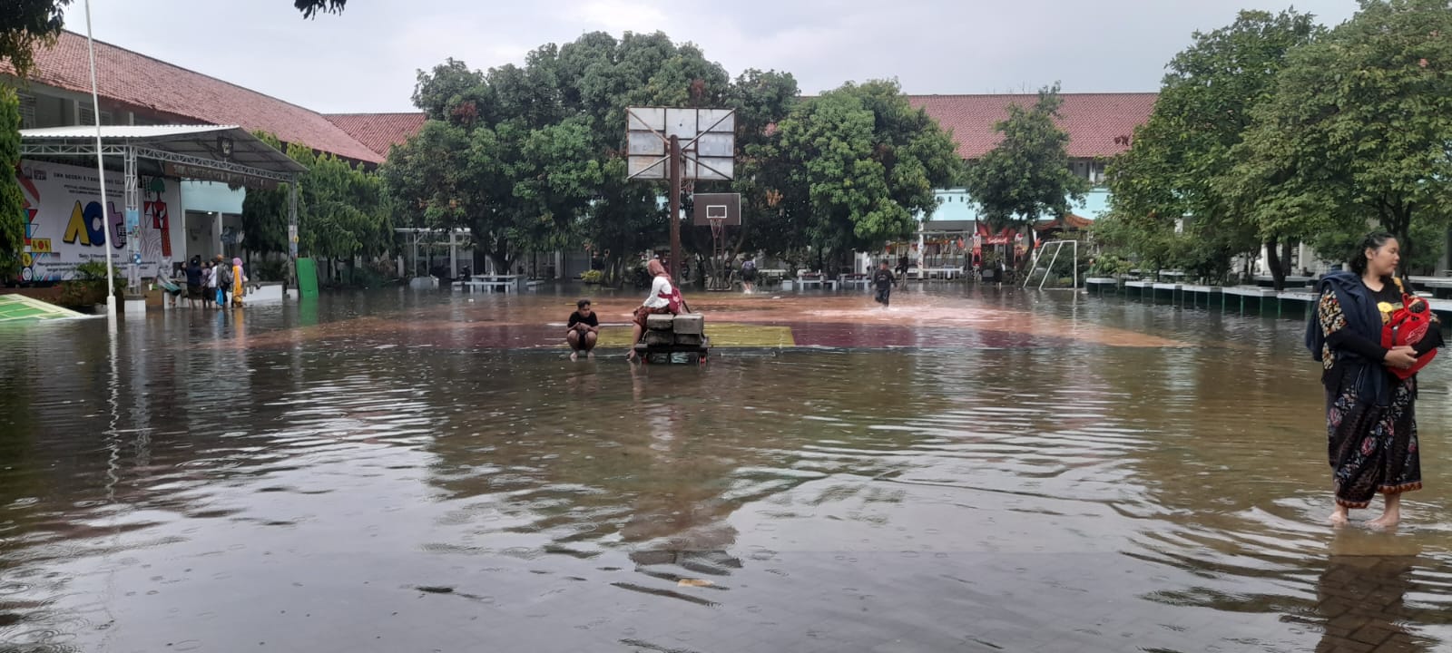 banjir sman 6