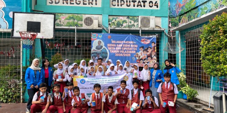 PKM Unpam: Edukasi Teknologi dan Keuangan Digital