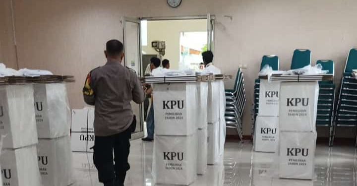 PPK Ciputat Kawal Distribusi Logistik Pilkada dari PPS ke Masing-Masing TPS