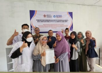 Institut Teknologi Indonesia (ITI) Tangerang Selatan menggelar pelatihan kewirausahaan pembuatan sabun cair badan dan wajah di Pondok Pesantren Hurriyatul Aamiin, Parung, Kabupaten Bogor.