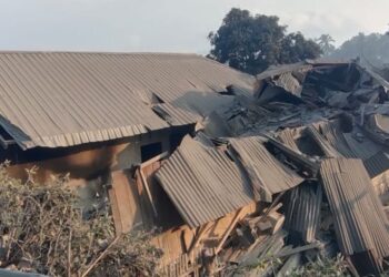 gunung lewotobi laki-laki