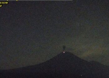 gunung semeru erupsi