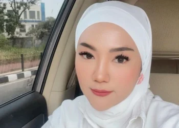 Usai Diselingkuhi, Arie Rieyanthie Gugat Cerai Suami Hari Ini