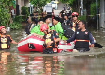 Ratusan Keluarga di Tangsel Masih Terdampak Banjir, Petugas Terus Lakukan Evakuasi