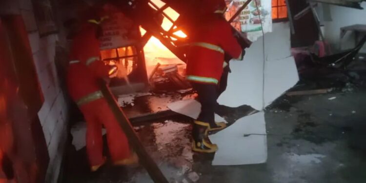 Sebuah Warung Tegal dan Kios Terbakar di Ciledug, Diduga Akibat Kebocoran Gas