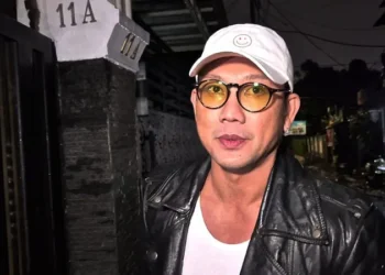 Gara-Gara Ujaran Kebencian dan Singgung Ras Tertentu, Farhat Abbas Mantap Polisikan Denny Sumargo