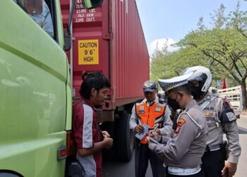 Tertibkan Jam Operasional, 44 Truk Terjaring Razia Operasi Gabungan