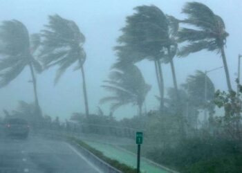 Waspada! Puncak Cuaca Ekstrem Diprediksi Saat Natal dan Tahun Baru 2025