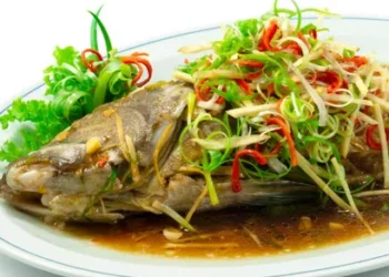 Kaya Nutrisi untuk Kesehatan, Yuk Masak Tim Ikan Kerapu yang Gurih ala Restoran Chinese!