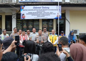 Tinjau Tol Jalur Jakarta-Cikampek Jelang Libur Nataru, Kakorlantas Petakan Titik Rawan Kemacetan