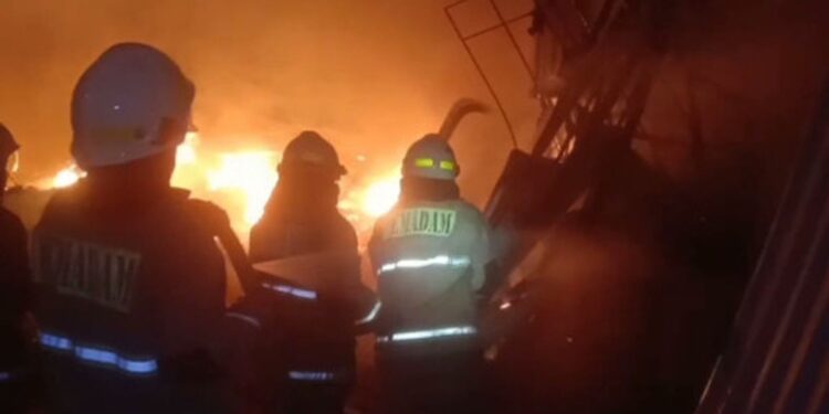 Kebakaran di Koja Jakarta Utara, Kakek Lansia Tewas Terbakar dalam Rumah