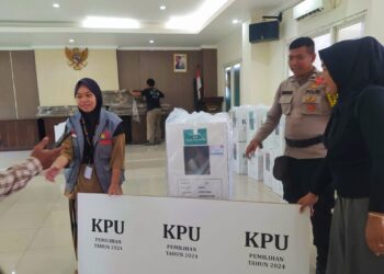 PPS Rempoa Mulai Distribusikan Logistik Pilkada ke Masing-Masing TPS