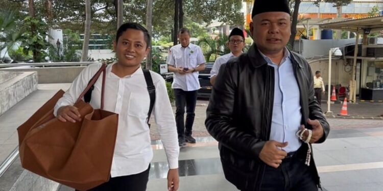 Diduga Dikirimi Barang Gratifikasi, Menteri Agama Laporkan dan Serahkan Langsung ke KPK