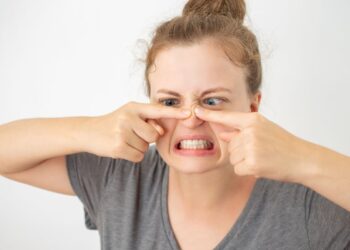 Berbahaya! Jangan Pencet Jerawat di Hidung Sembarangan