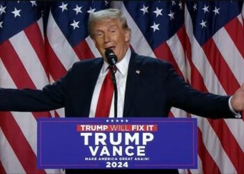 Unggul di Negara Bagian Utama, Donald Trump Deklarasikan Kemenangan di Depan Pendukungnya