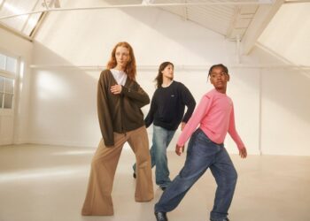 UNIQLO Gandeng Anya Hindmarch Hadirkan Koleksi Bertema “An Eye for Curiosity” Pertama di Indonesia, Siap Rilis 22 November