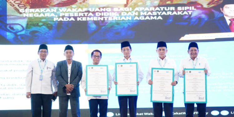 Wakaf Rp100 Juta, Menag Rilis Gerakan Wakaf Uang Kementerian Agama