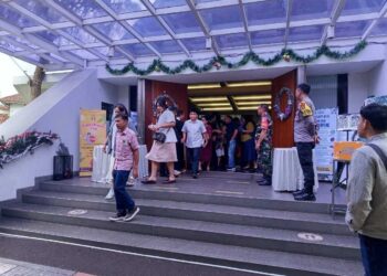 Personel Polsek Serpong Amankan Ibadah Natal di GKI