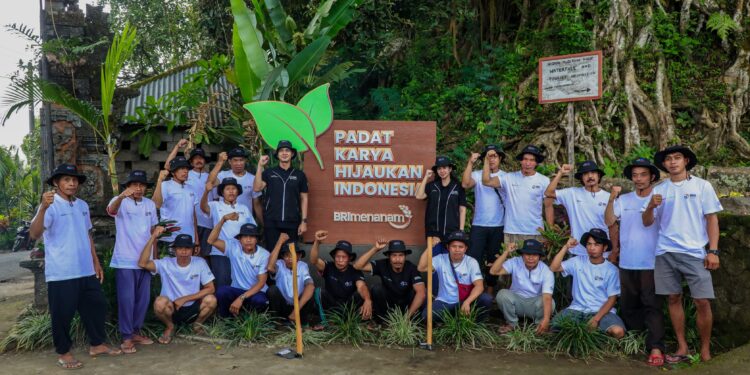 Peringati Hari Menanam Pohon, BRI Tanam 5.000 Bibit Pohon Produktif di Desa Kutuh Bali