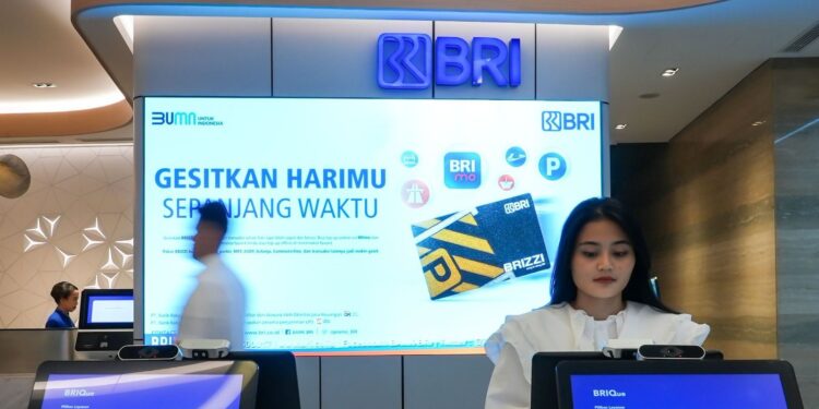 Bersiap Hadapi Periode Libur Nataru, BRI Bagikan Beragam Cara Praktis Top-Up Saldo BRIZZI