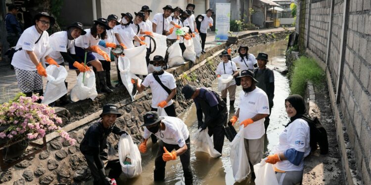 Rayakan HUT Ke-129, BRI Peduli Ajak Masyarakat Jaga Ekosistem Sungai dan Edukasi Lingkungan Bebas Sampah
