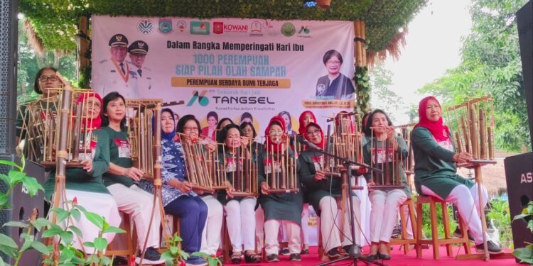 Peringati Hari Ibu dan Hari Jadi Tangsel, 1.000 Perempuan Bikin Gerakan Siap Pilah Olah Sampah
