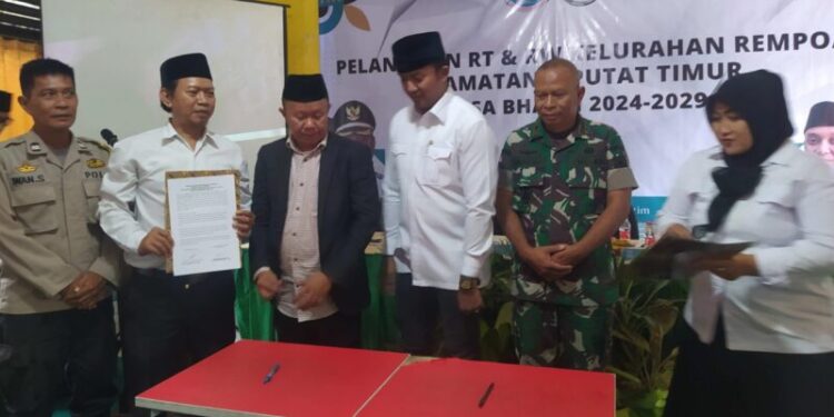 Ketua RT/RW Masa Bakti 2024-2029 se-Kelurahan Rempoa Resmi Dilantik