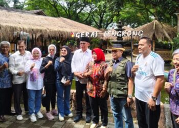 Peduli Lingkungan, BAZNAS Tangsel Bersama Gerai Lengkong Luncurkan Tanam Bambu Digital
