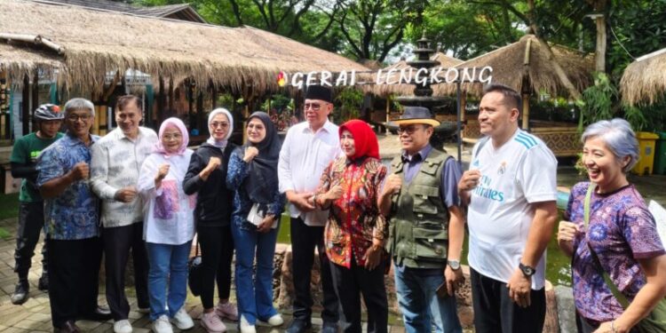 Peduli Lingkungan, BAZNAS Tangsel Bersama Gerai Lengkong Luncurkan Tanam Bambu Digital