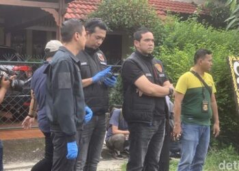 Gelar Olah TKP Lanjutan, Polisi Dalami Kasus Anak Bunuh Ayah dan Nenek Kandung