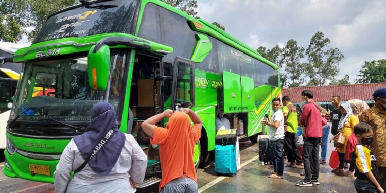 Sambut Libur Nataru, Terpantau Kenaikan Penumpang Bus AKAP di Tujuh Terminal