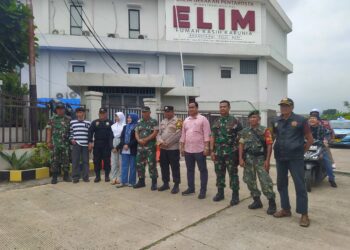Tiga Pilar Kelurahan Amankan Ibadah Natal di Gereja Elim Cipayung