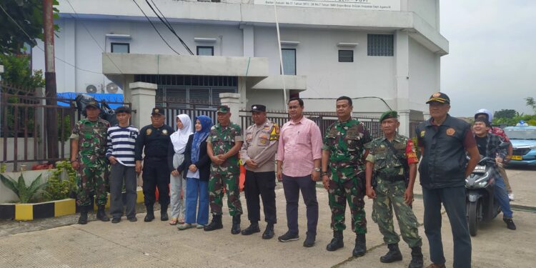 Tiga Pilar Kelurahan Amankan Ibadah Natal di Gereja Elim Cipayung