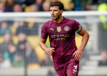 Digulung Liverpool, Bek Man City Ini Malah Mencak-mencak ke Wartawan