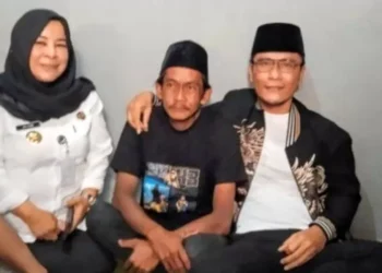 Usai Minta Maaf dan Viral Hujatan, Gus Miftah Kasih Hadiah Umroh Bapak Penjual Es Sekeluarga