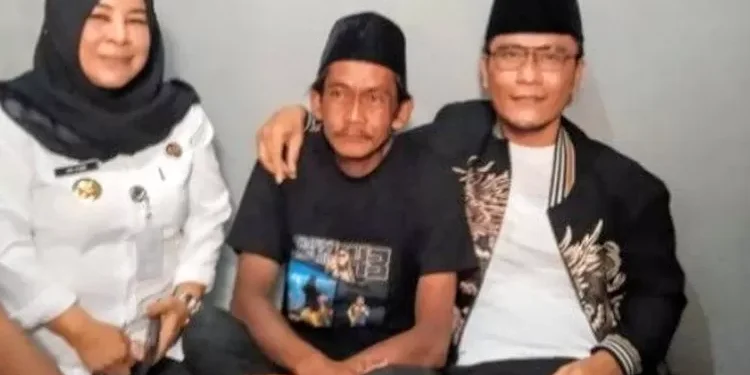 Usai Minta Maaf dan Viral Hujatan, Gus Miftah Kasih Hadiah Umroh Bapak Penjual Es Sekeluarga