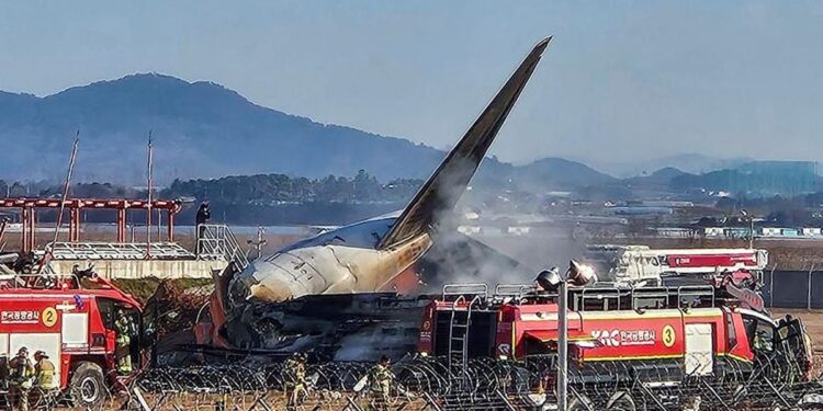 Pesawat Jeju Air Kecelakaan Hingga Meledak, Dua Orang Selamat 62 Tewas