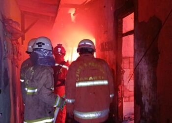 Kebakaran di Matraman, 10 Rumah Hangus Dilalap Si Jago Merah